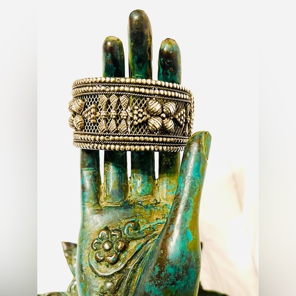 Vintage Tribal Hinged Bangle with Floral & Beaded Motif pattern, mesh interior - Picture 6 of 7